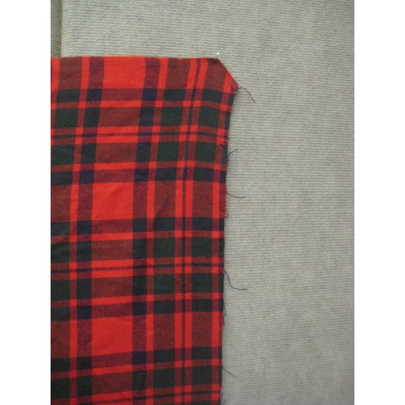 Plaid Print Fabric Poly Blend Woven 50 x 55 inch READ - Picture 12 of 16